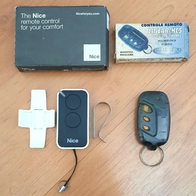 2 Controles (Linear-Hcs / Nice Era Inti)  Rolling Code Frequência 433,92Mhz usados - Foto 2