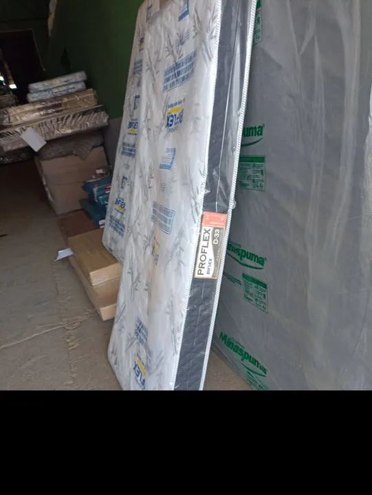 Colchão  solteiro  88 x 188 D 33 selado