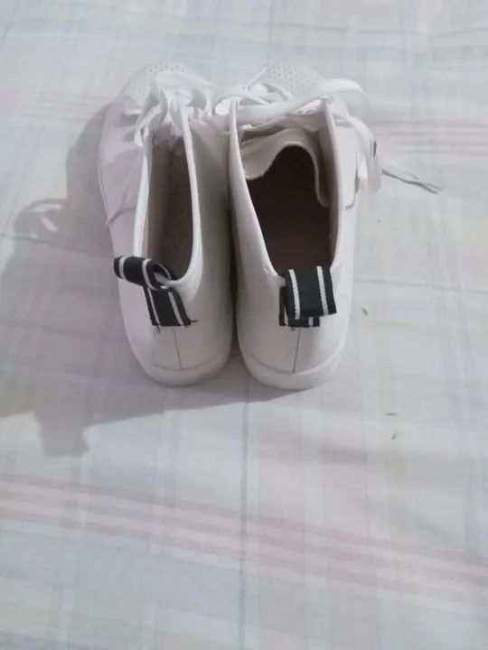 VENDE -SE TENIS CANO LONGO FEMININO  MOLECAú - Foto 3