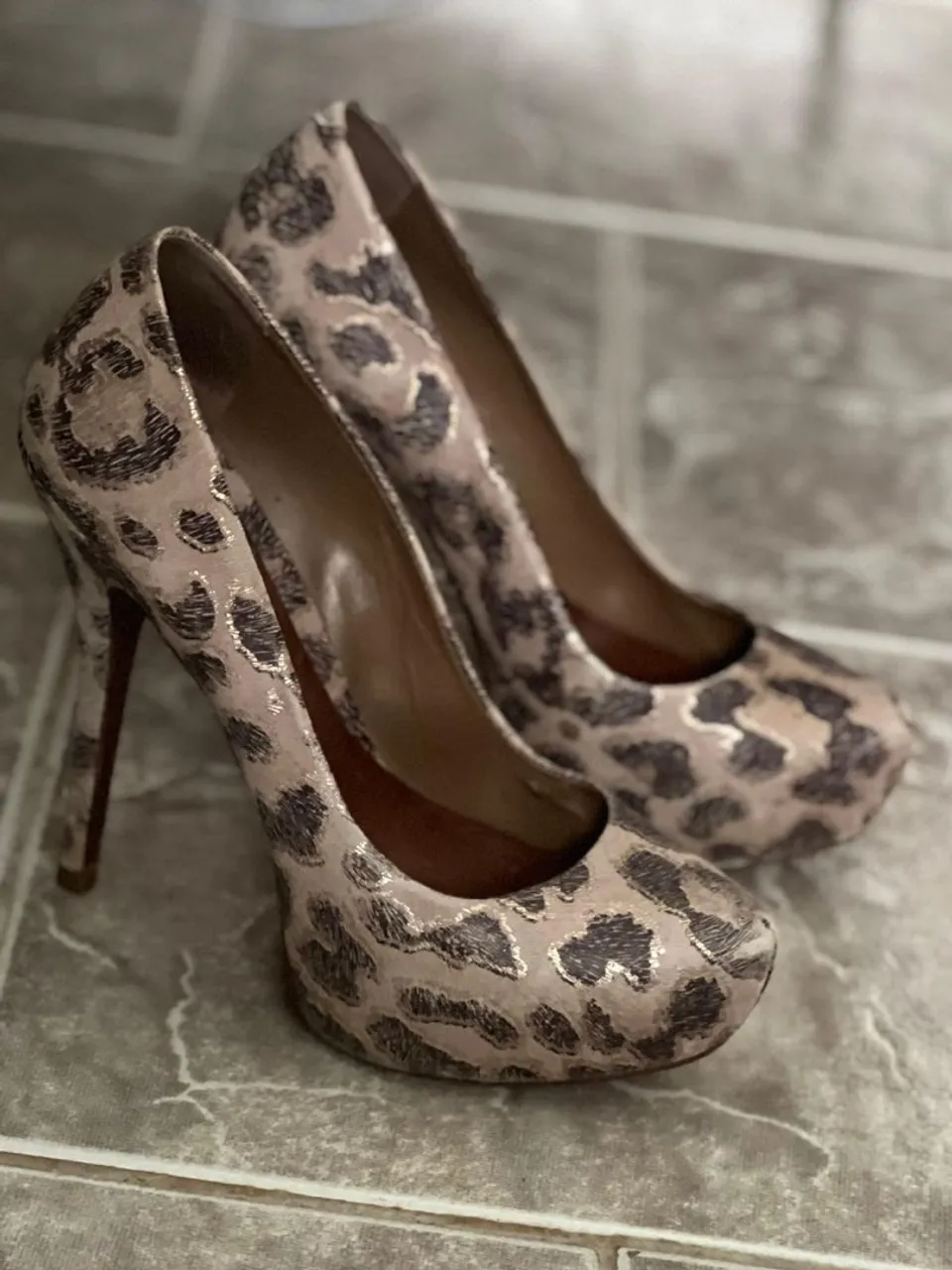 Scarpin Animal Print Schütz