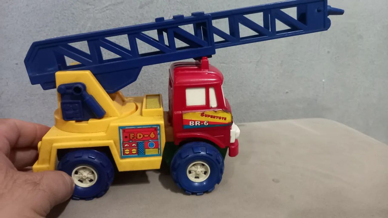 Caminhão de Bombeiros de Brinquedo antigo anos 90 - Foto 2