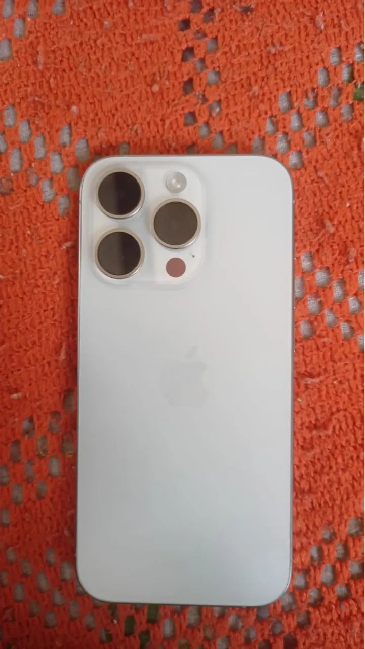 iPhone 15 pro 256gb sem detalhes 