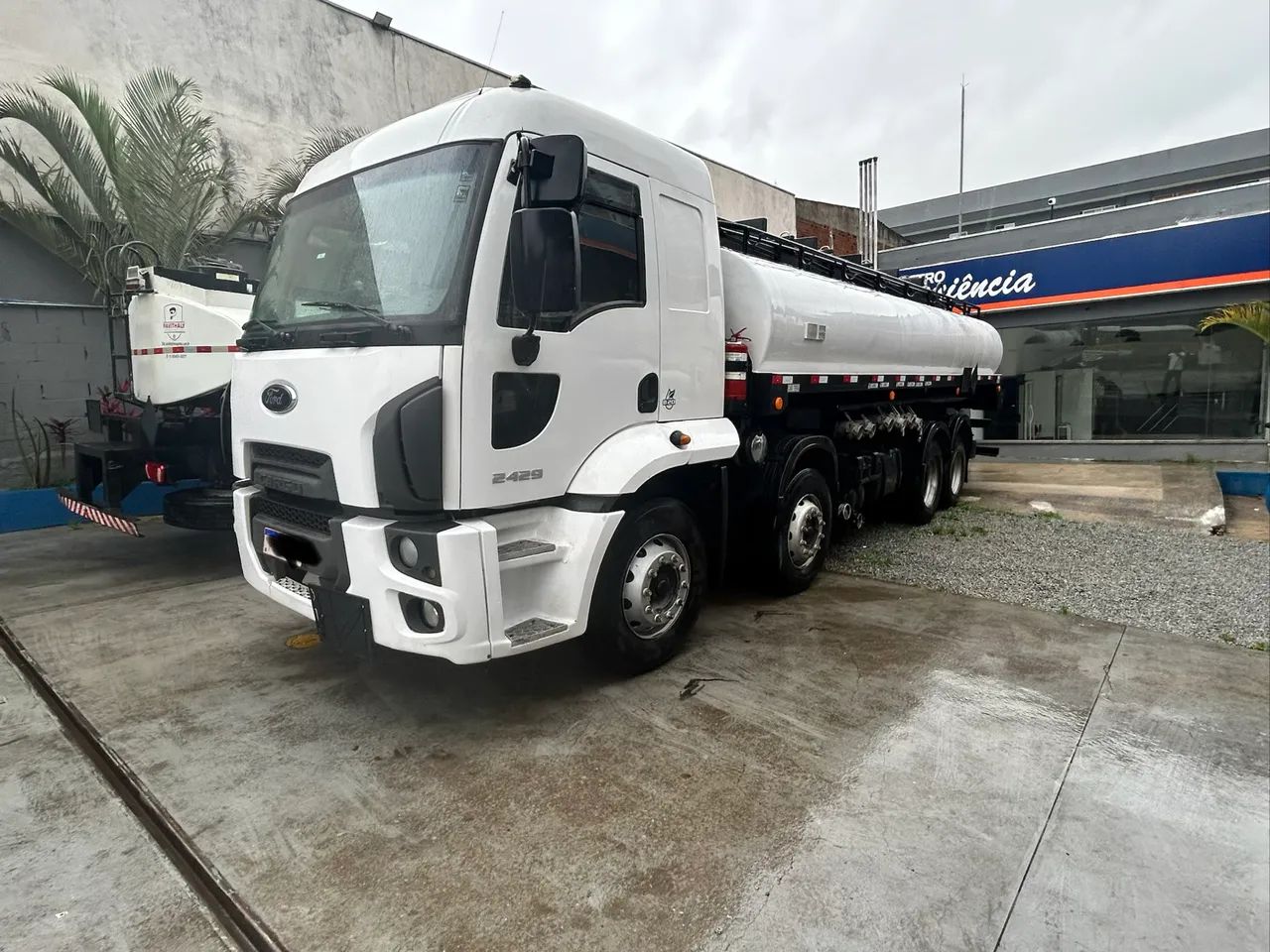 Caminhão Tanque Ford Cargo 2429