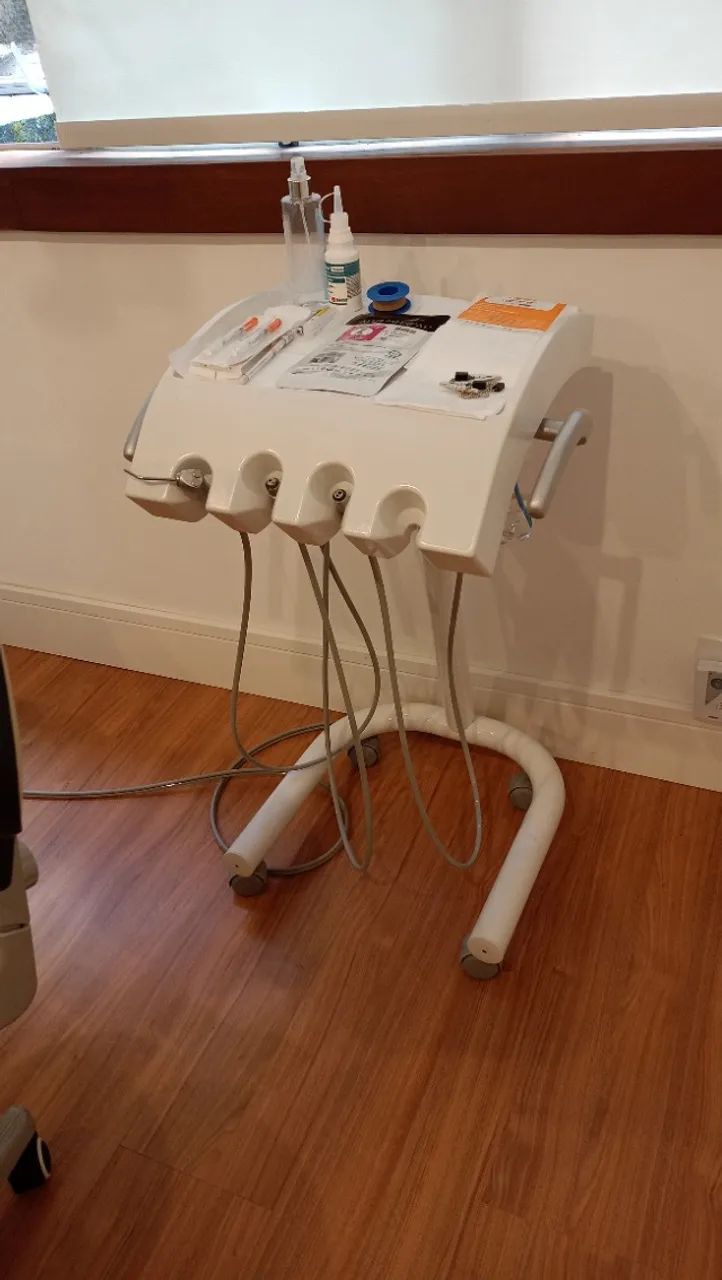 Cadeira odontológica Gnatus com equipo e compressor - Foto 3