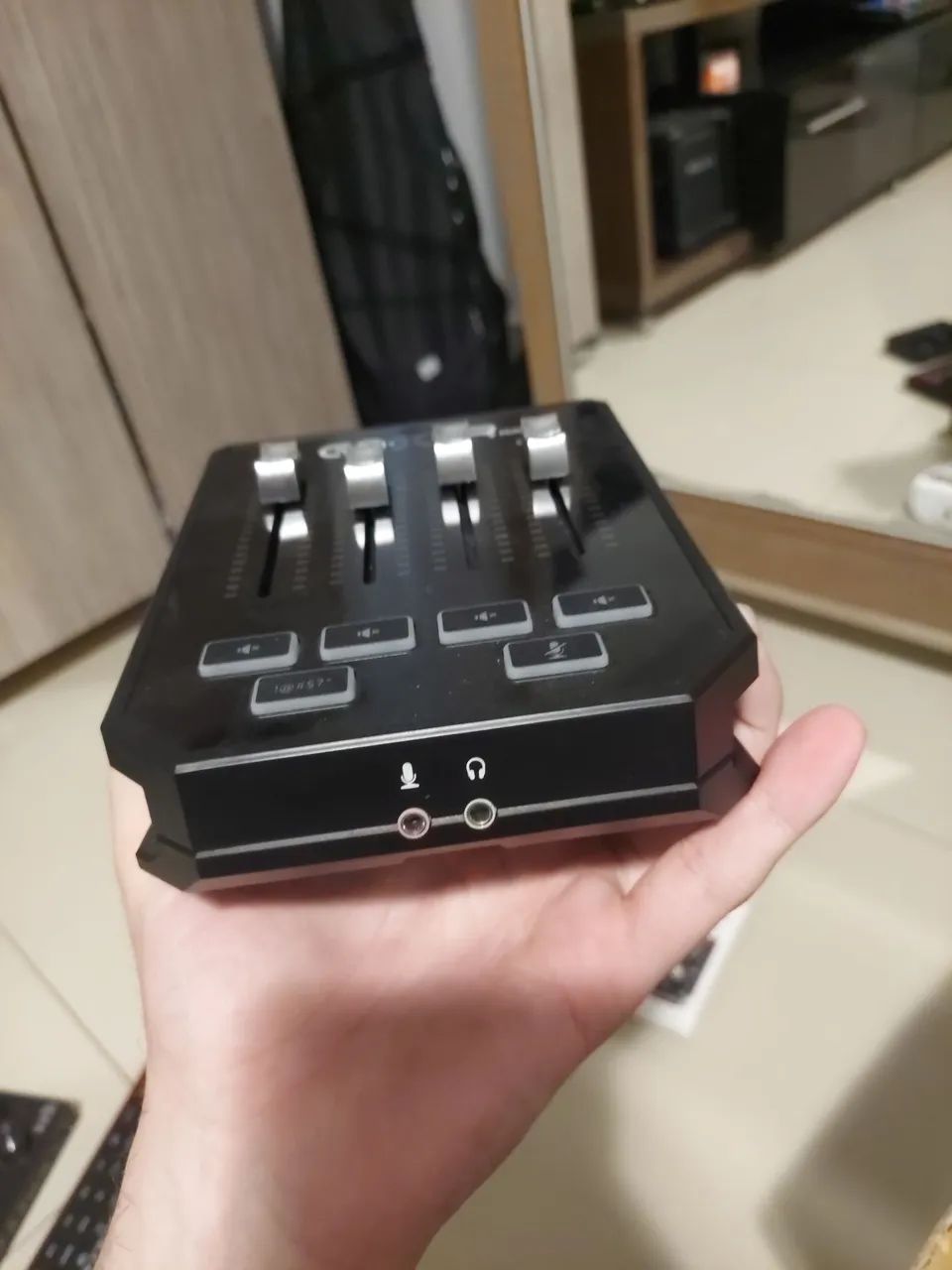 Interface de Áudio TC Helicon Go XLR Mini - Foto 3