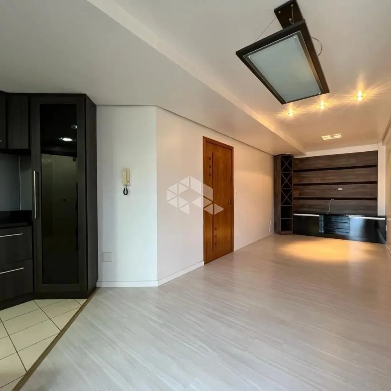 Apartamento à venda no Desvio Rizzo com 2 quartos