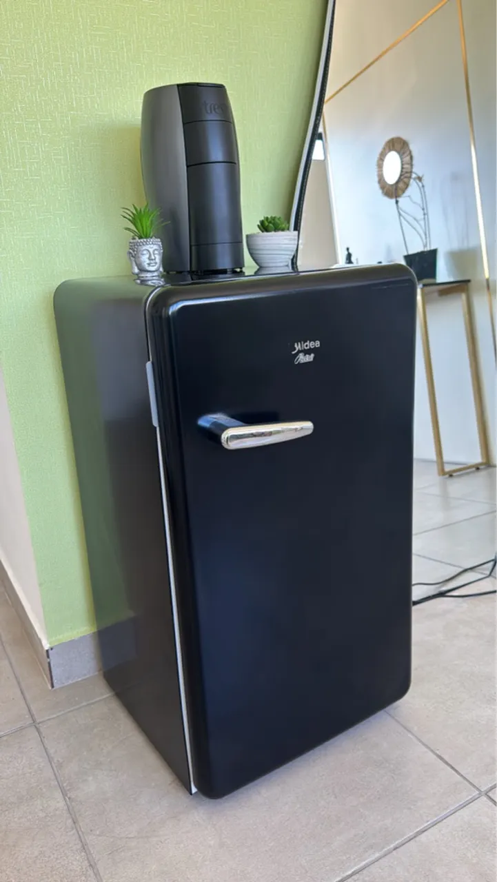 Frigobar Midea Retrô - Design e Eficiência