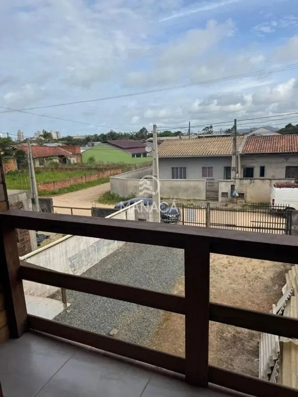 LOCAÇÃO - PARTE SUPERIOR EM ITAJUBA COM ACESSO RÁPIDO A BR - 101