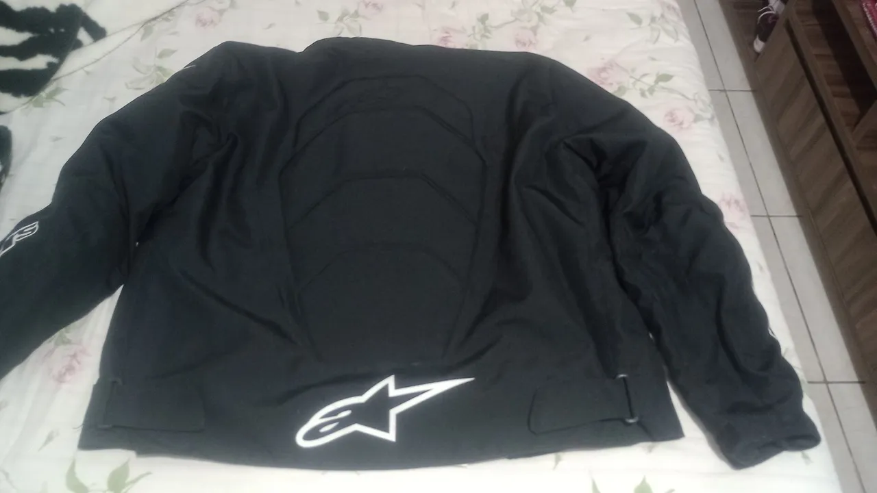 Jaqueta Alpinestars Preta - Perfeita para Motociclistas