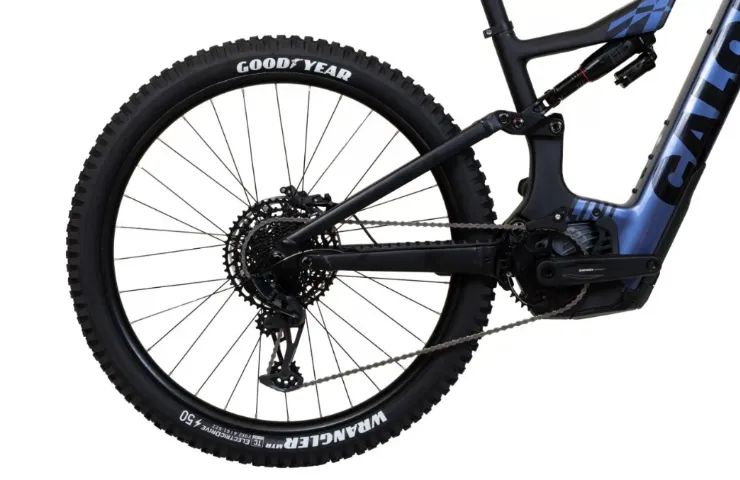 BICICLETA CALOI EVIBE PEAK CARBON M V12 2025 - Foto 3