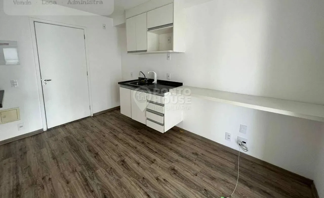 Studio para locação no bairro Ipiranga de 1 dormitório, 1 banheiro e 1 vaga