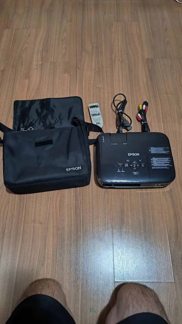 Projetor Epson com Acessórios e Bolsa de Transporte