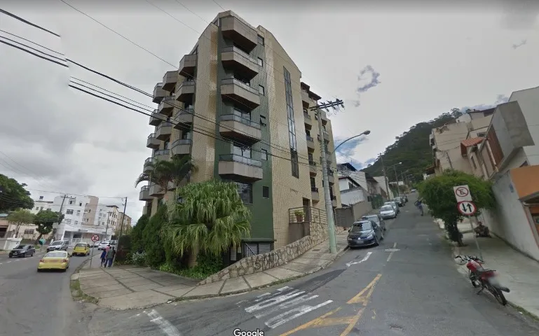 Alugo Excelente Cobertura 2 Quartos e Duas Vagas De Garagem