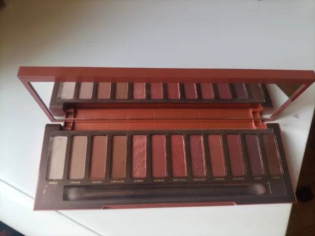 Paleta de Sombras Naked Heat Urban Decay  - Foto 2