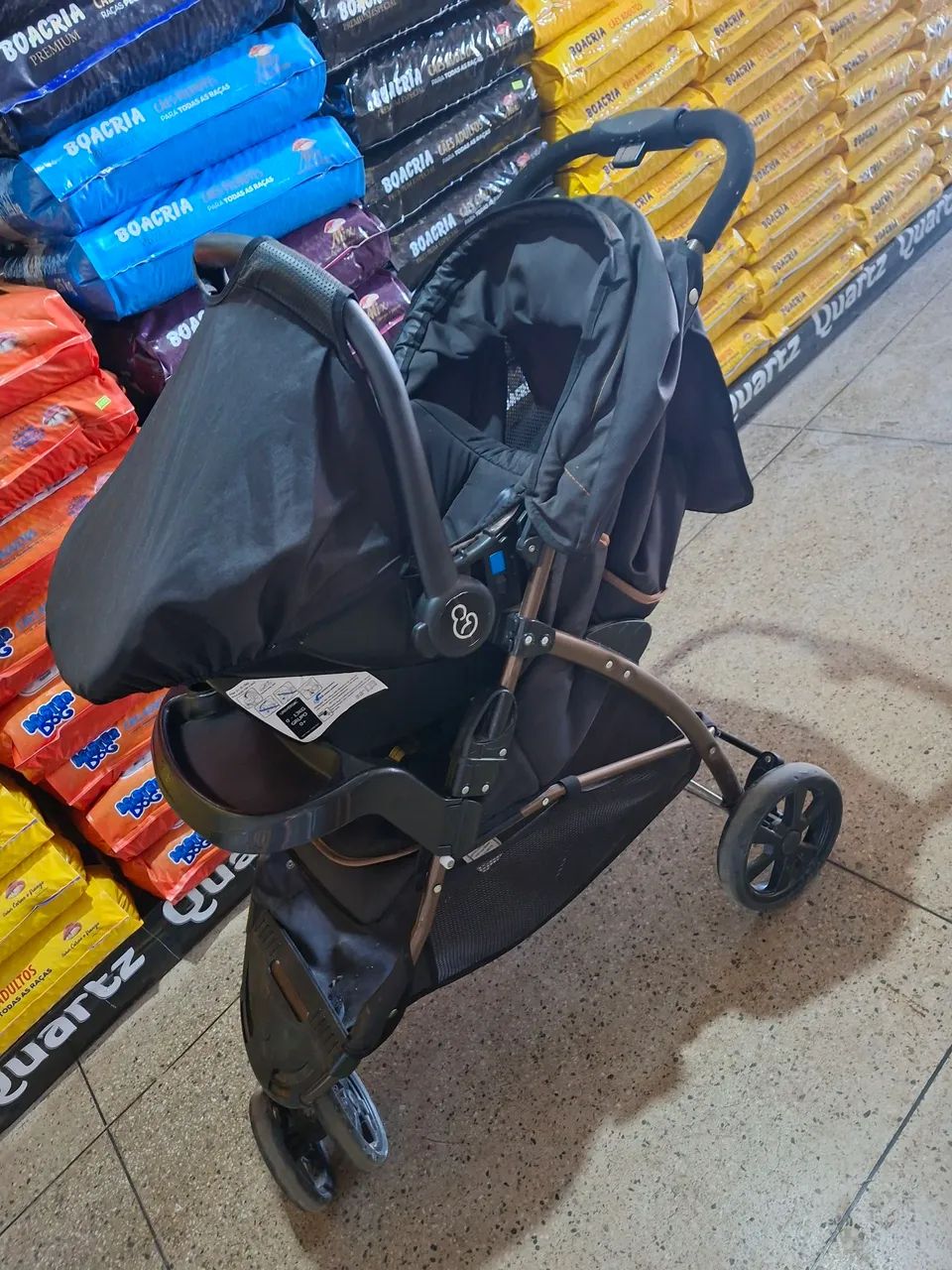 Carrinho de Bebê Compacto - Ótimo Estado - Foto 2