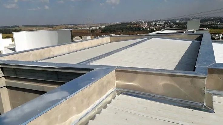 Instalação e Manutenção de Calhas, Rufos, Pingadeiras e Telhado em Geral - Foto 3