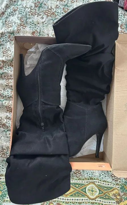 Botas de cano alto pretas camurça Bebecê