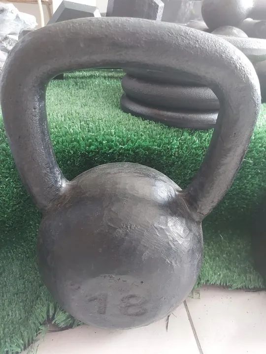 Kettlebells pintados novidade