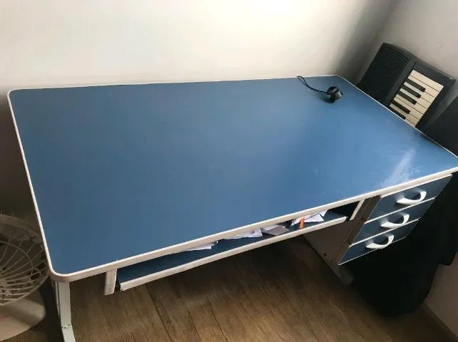 Office desk64352685658370120