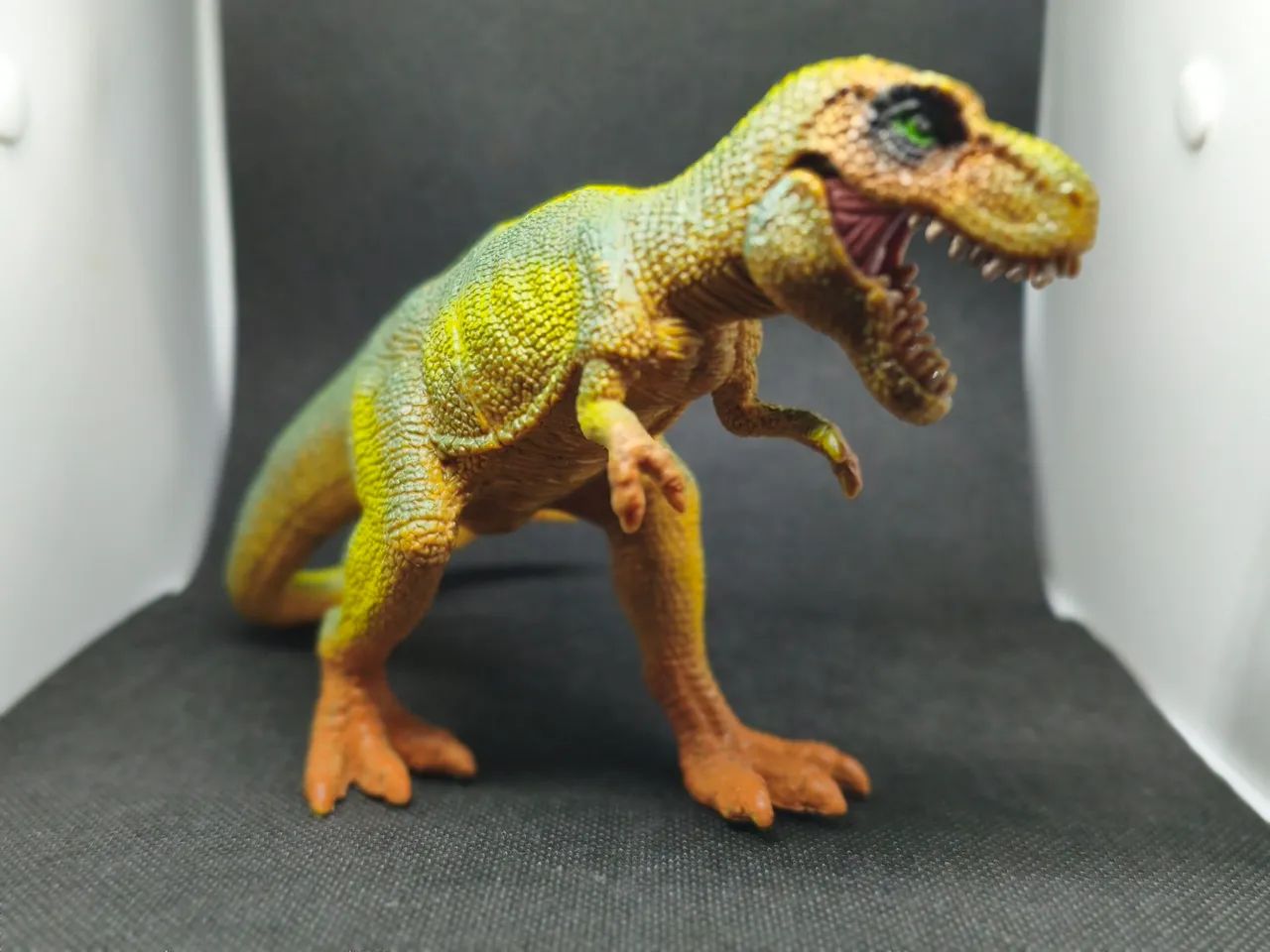 Dinossauro de brinquedo T-Rex - Foto 2