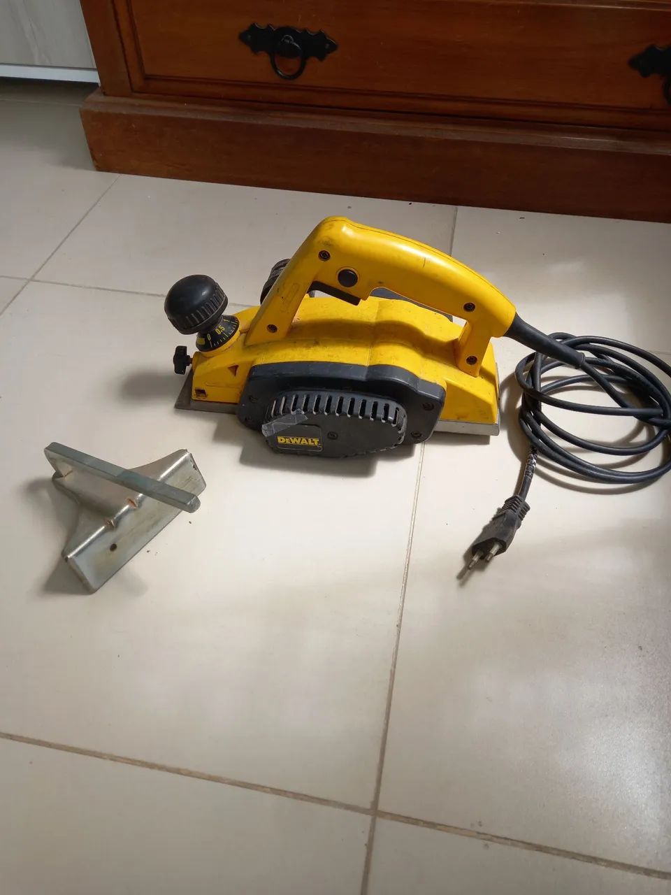 Plaina Dewalt 110v  - Foto 5