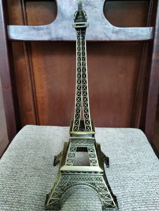 Torre Eifel e Cabine Telefônica - Foto 2