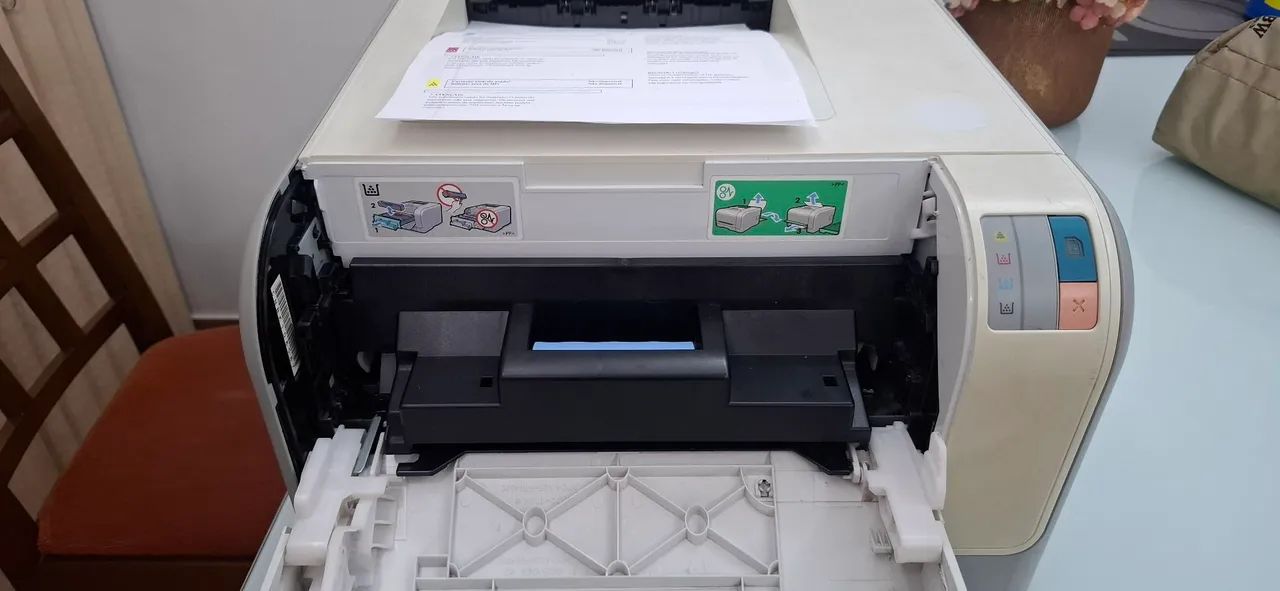 Impressora hp Color laserjet CP1215 usada - Foto 5