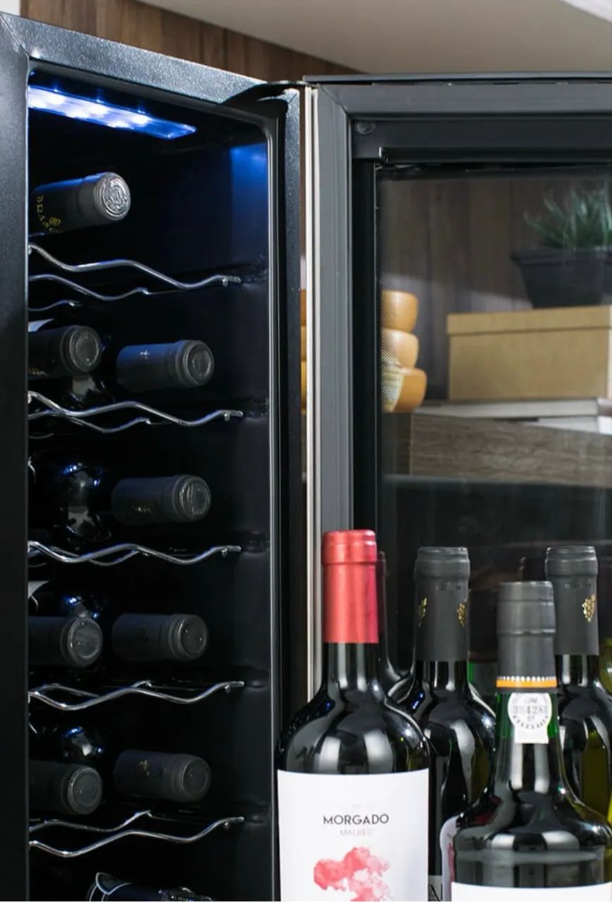 Adega Electrolux 12 garrafas 1 Porta Preta Acabamento em Alumínio (ACB12) Bivolt - Foto 3