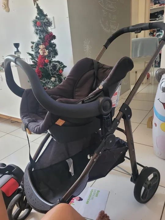 Carrinho de bebê + bebê conforto (Galzerano) - em ótimo estado - Foto 4