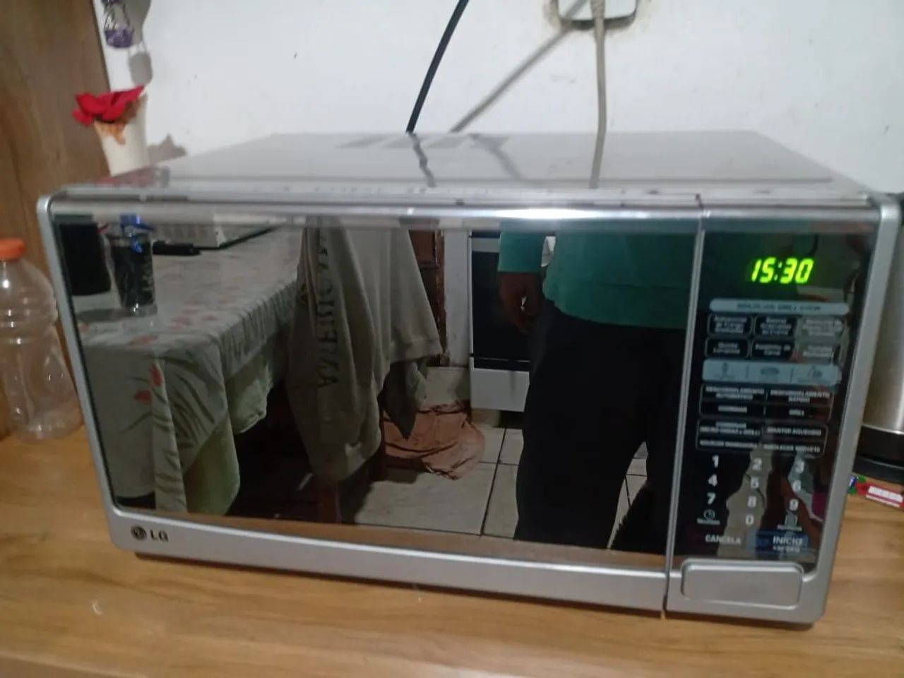 Microondas LG espelhado com grill 25 litros  - Foto 5