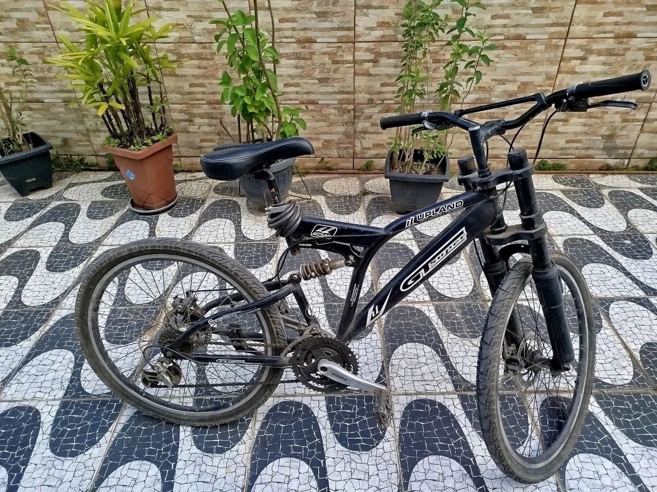 Bicicleta aro 26 com 21 velocidades, freio a disco dianteira e e