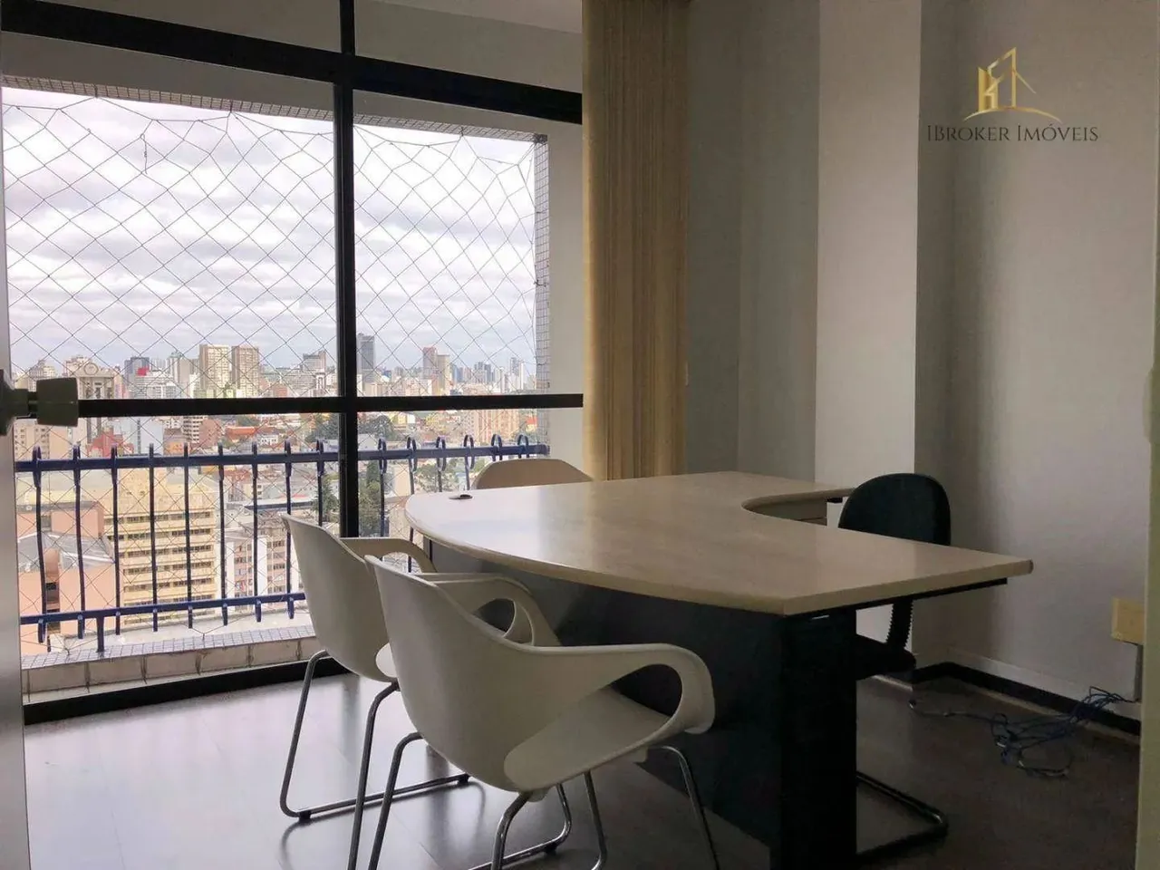 Sala para alugar, 50 m² por R$ 2.200/mês + taxas Centro Cívico - Curitiba/PR