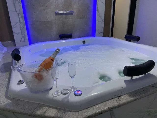 Aluguel de suíte em hotel mobiliado em vila velha