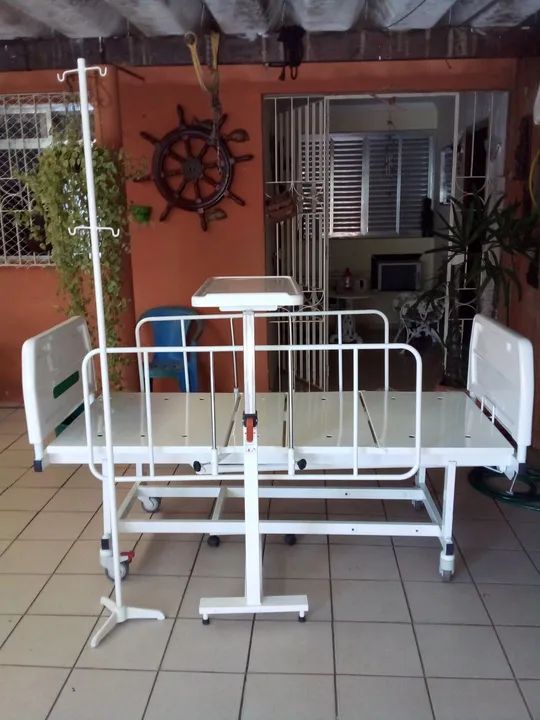 Cama Hospitalar Articulada 2 posições,lindíssima. 1898 reais. - Foto 3