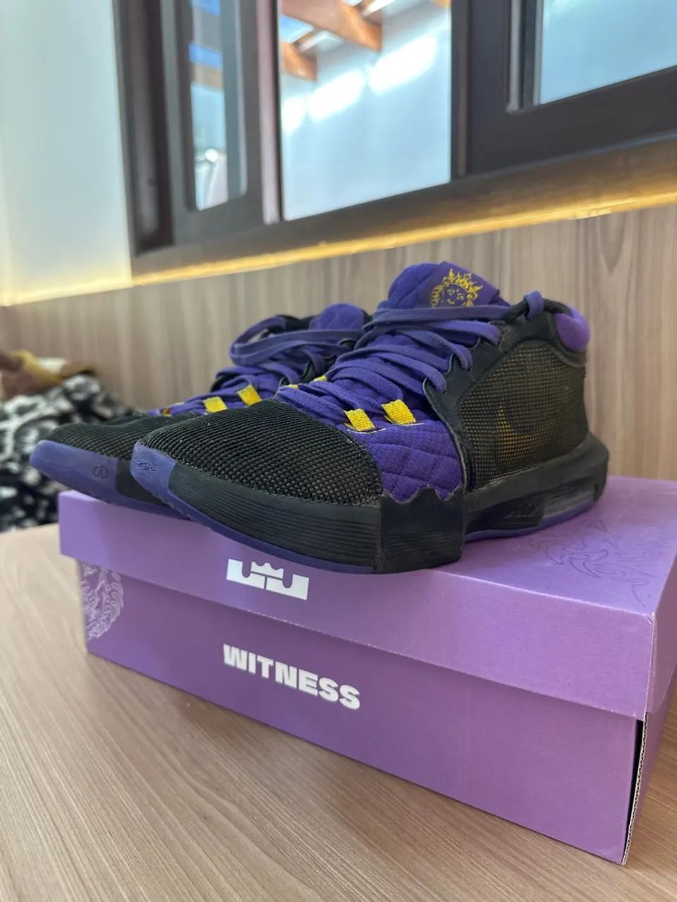 Tênis Nike LeBron Witness 8