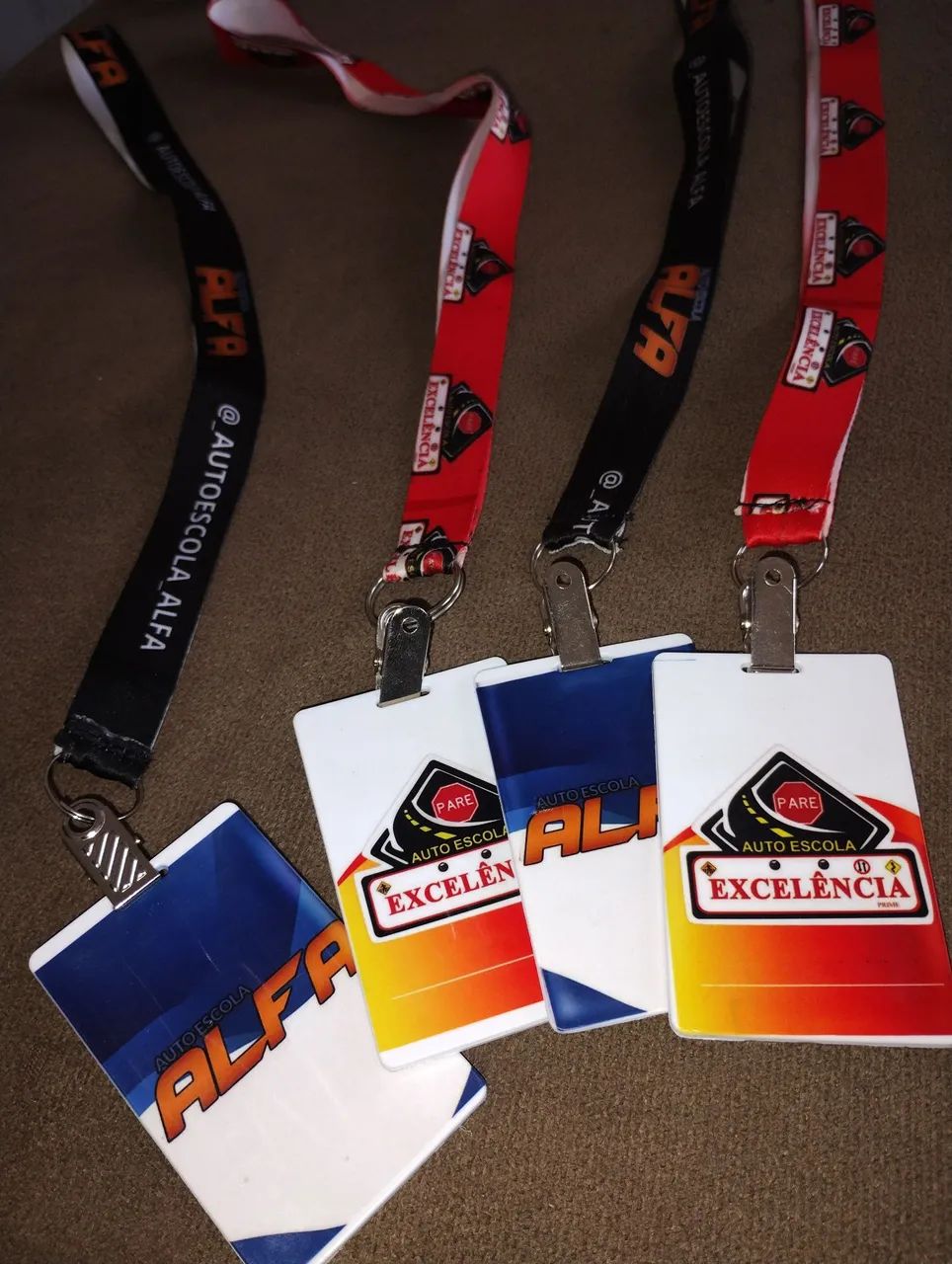 Crachá personalizados com tirantes personalizados  - Foto 6