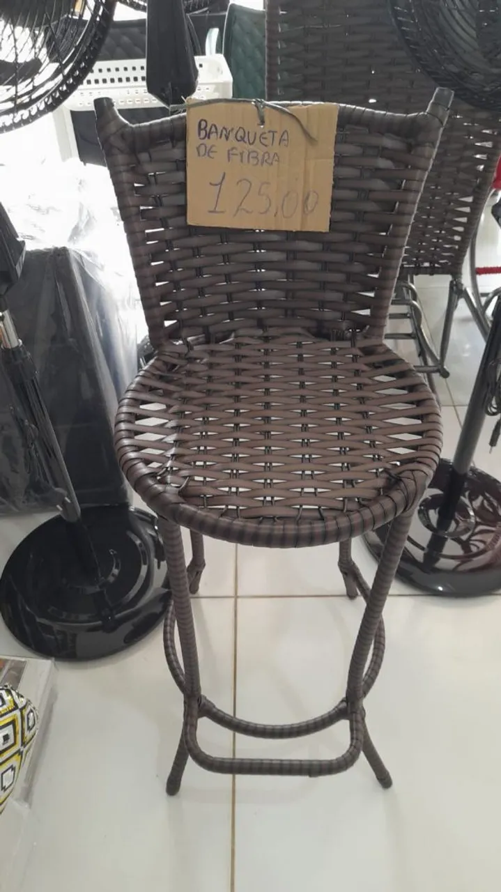 Banqueta de Fibra - Conforto e Estilo para Seu Espaço