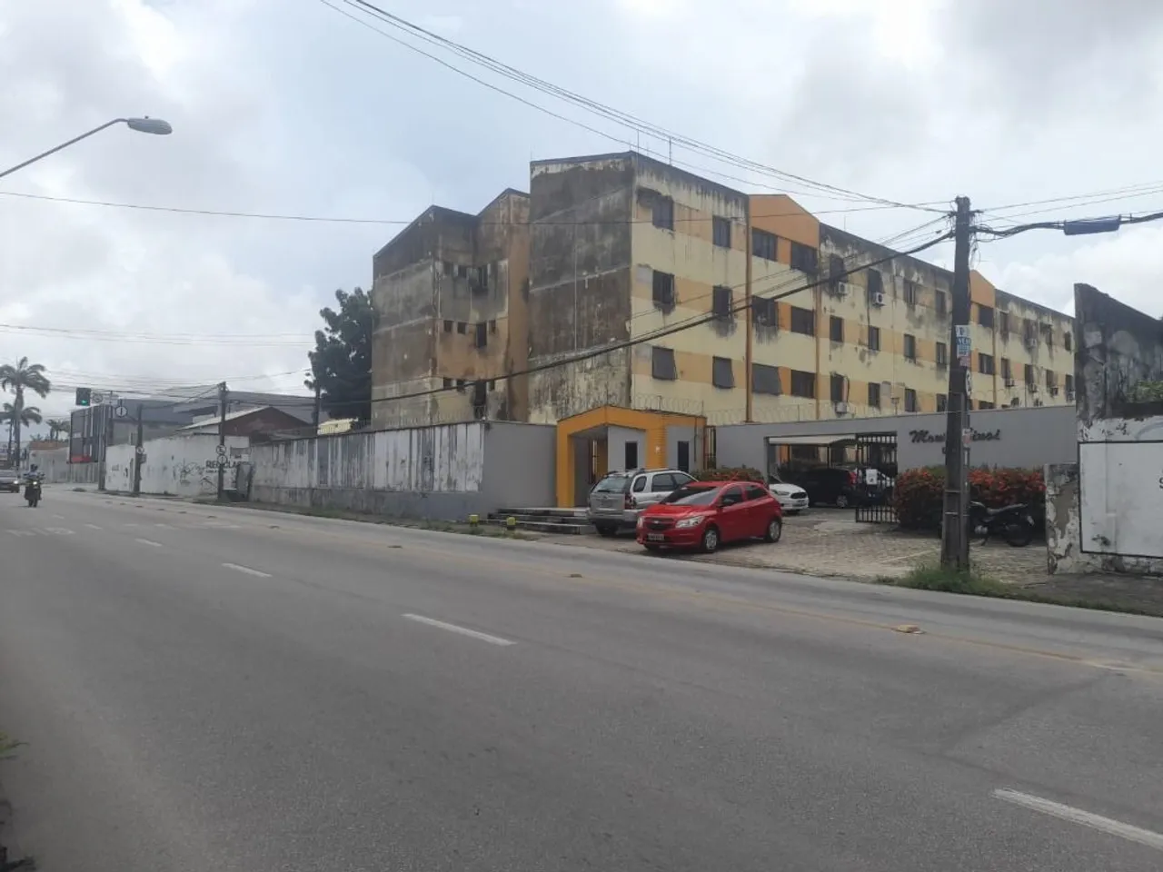 Apartamento com 3 dormitórios à venda, 95 m² por R$ 190.000,00 - Damas - Fortaleza/CE