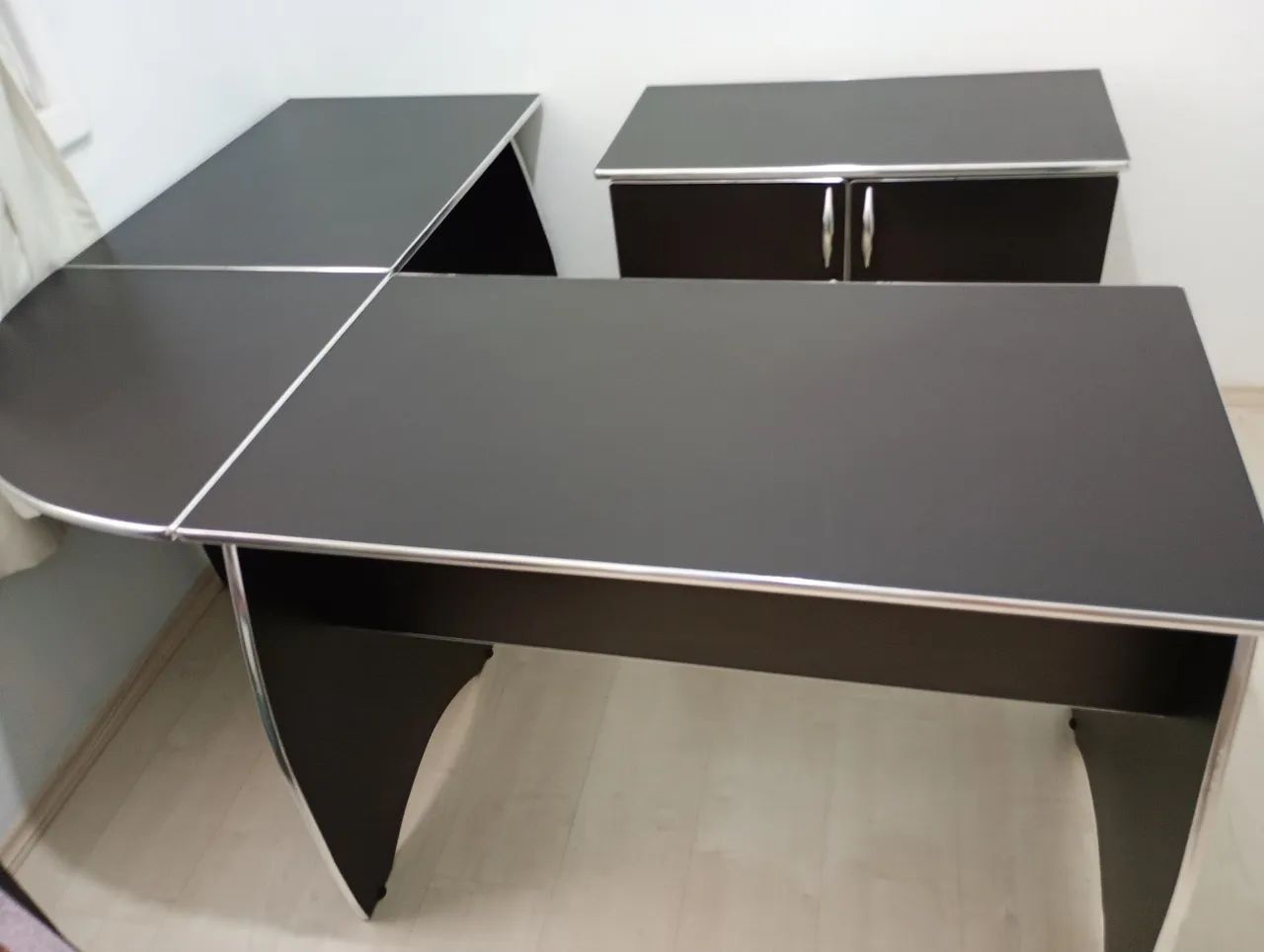 COMBO Mesa de escritório em L + Armário de Escritório 