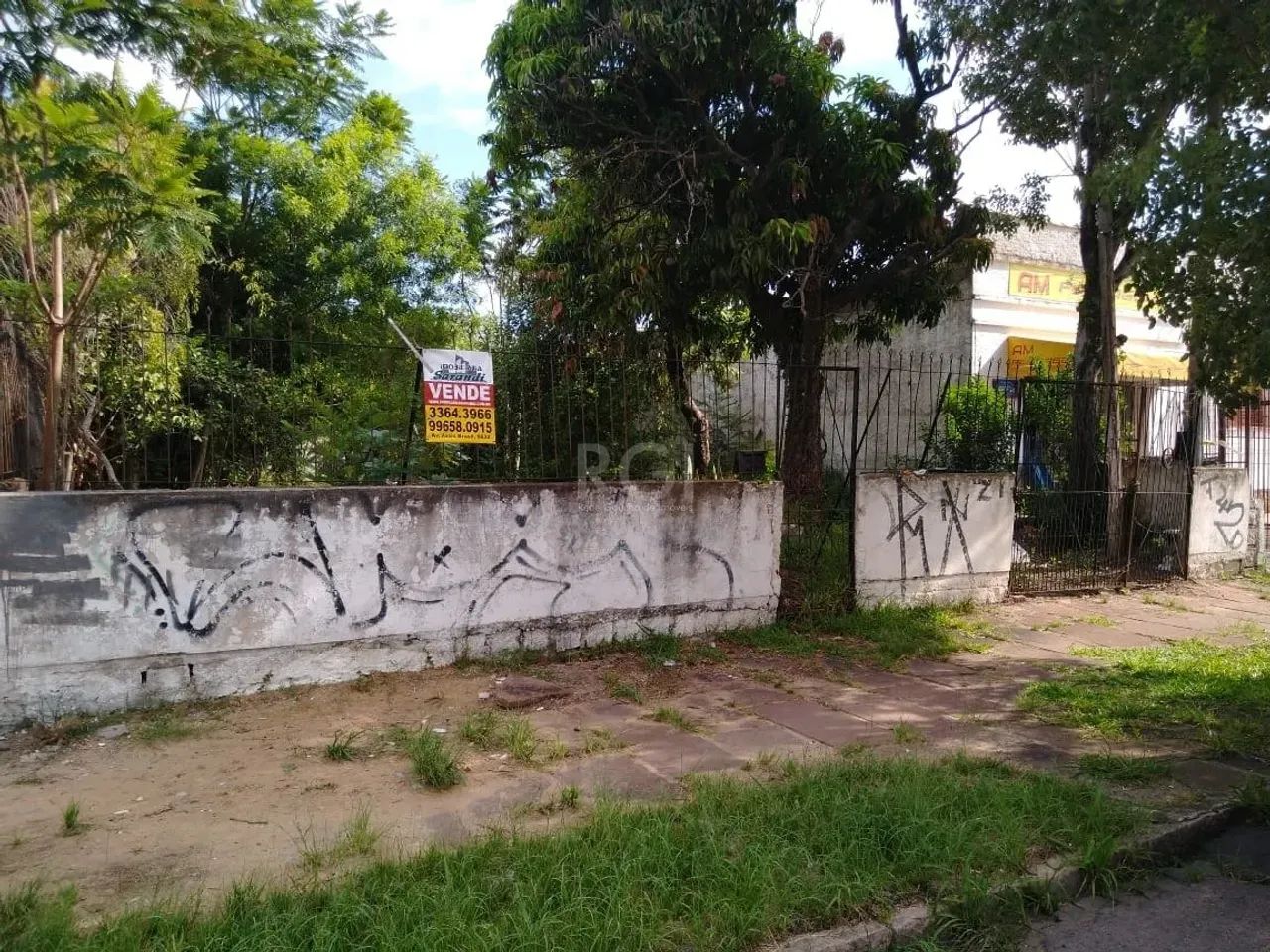 Terreno no bairro Sarandi, com 300m². Localizado na Avenida Martins Bastos, 799, proximo a - Foto 3