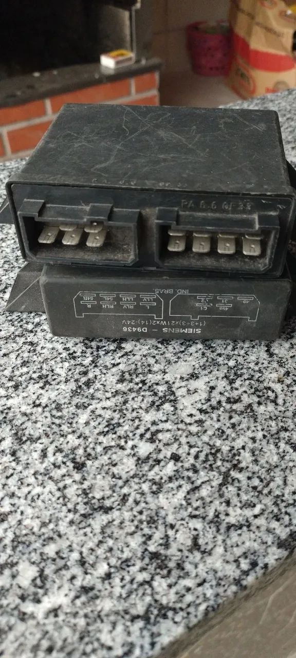 Vendo relé de seta da escania 112  - Foto 4