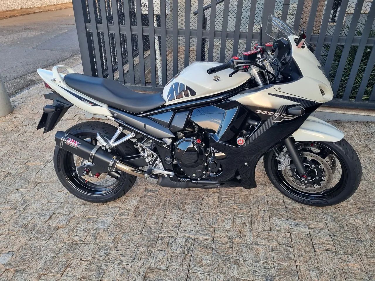Suzuki GSX650F - Impecável