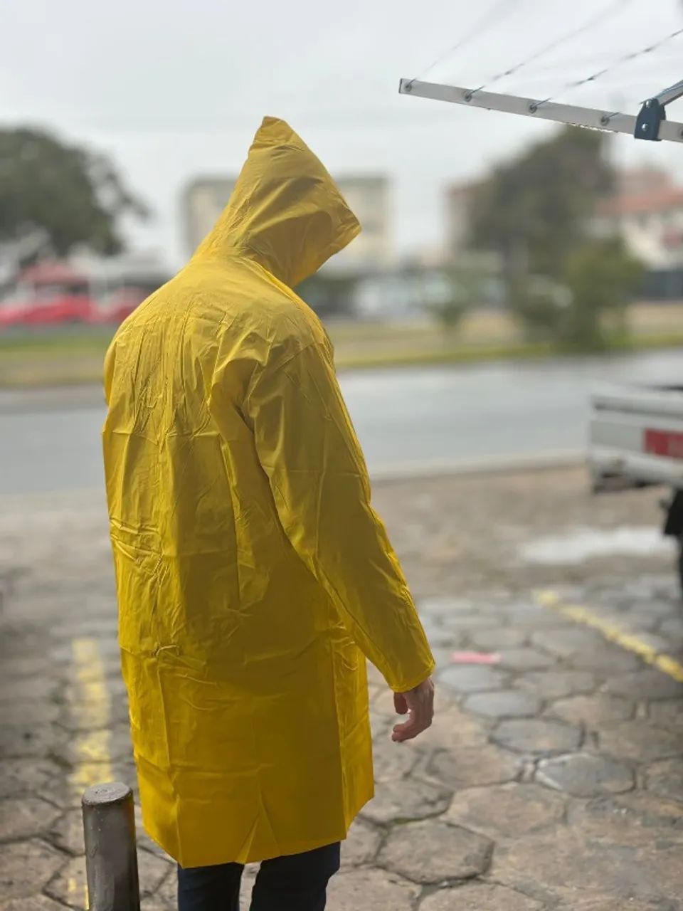 Capa de Chuva Manga Longa Amarela