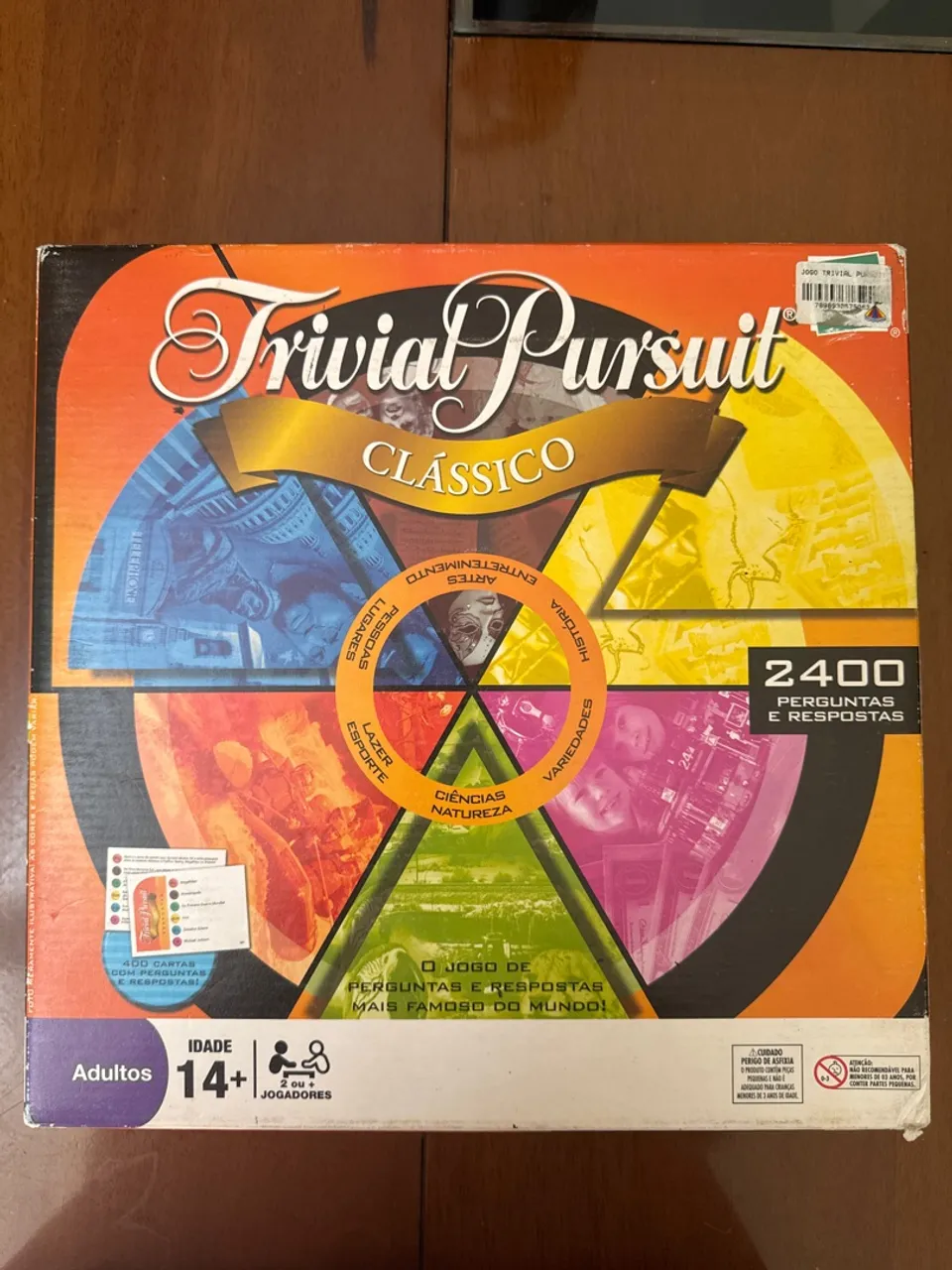 jogo trivial pursuit clássico.