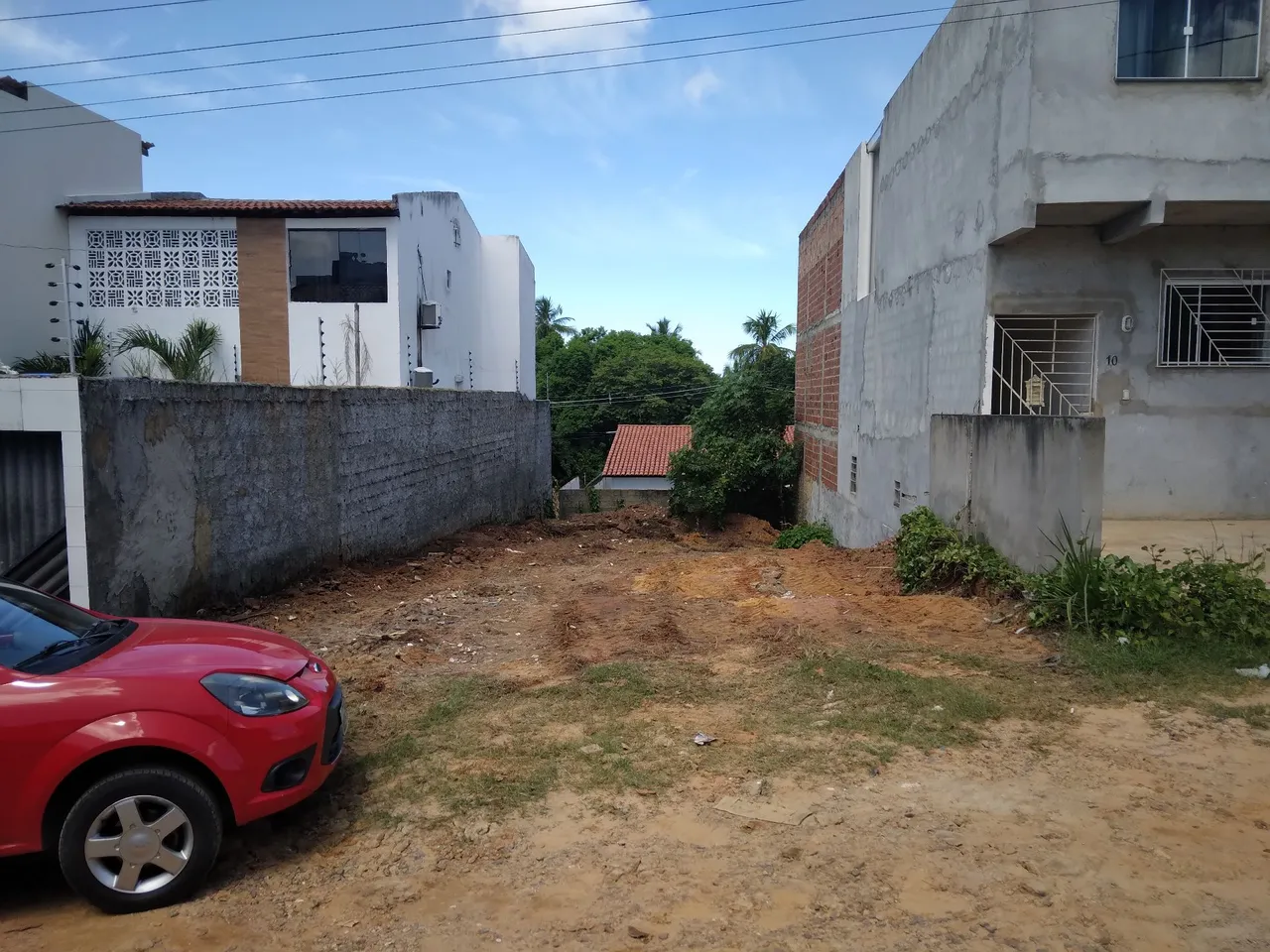 Lote 8x25m no conj Santa Lúcia
