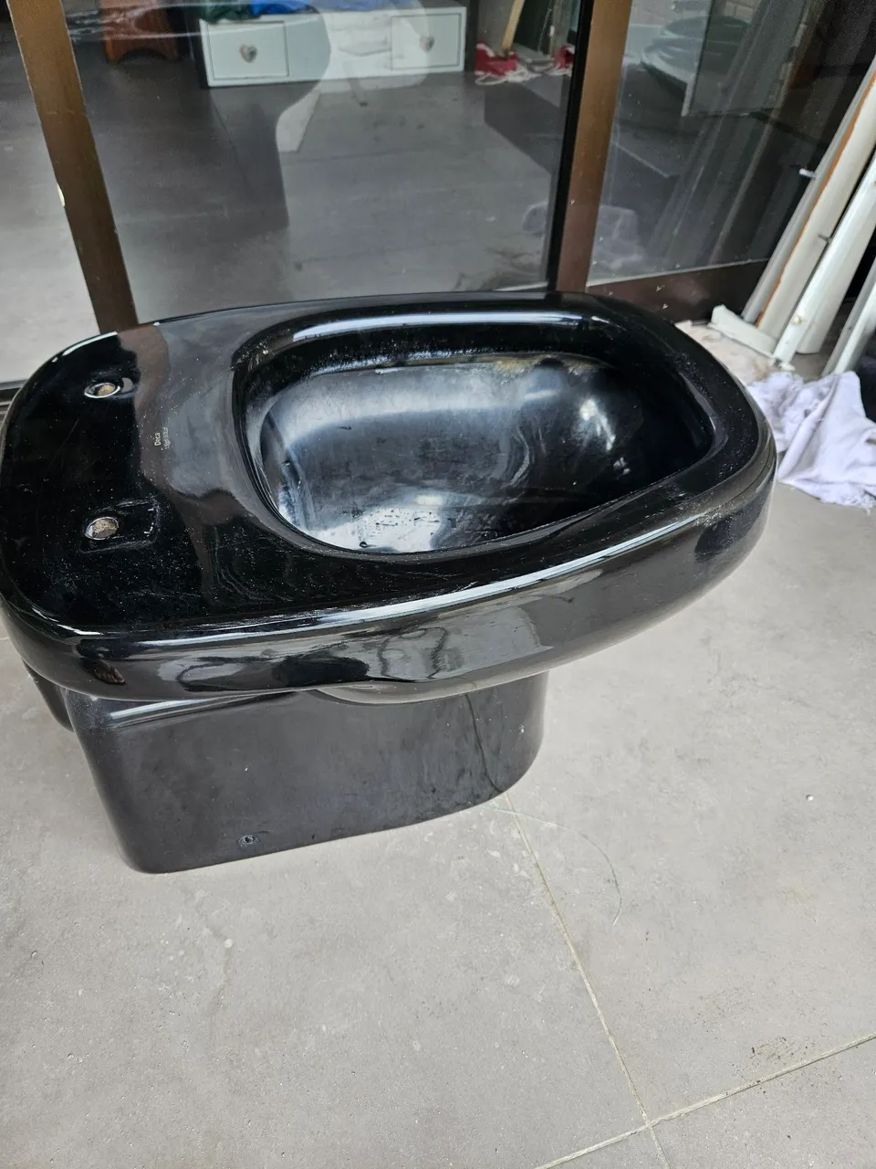 Vaso sanitário Preto em Cerâmica Deca