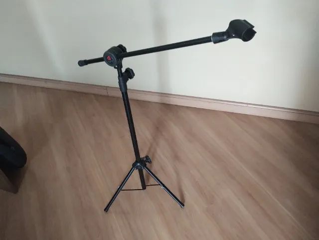 Pedestal de Microfone Girafa SATY zerado em excelente estado!