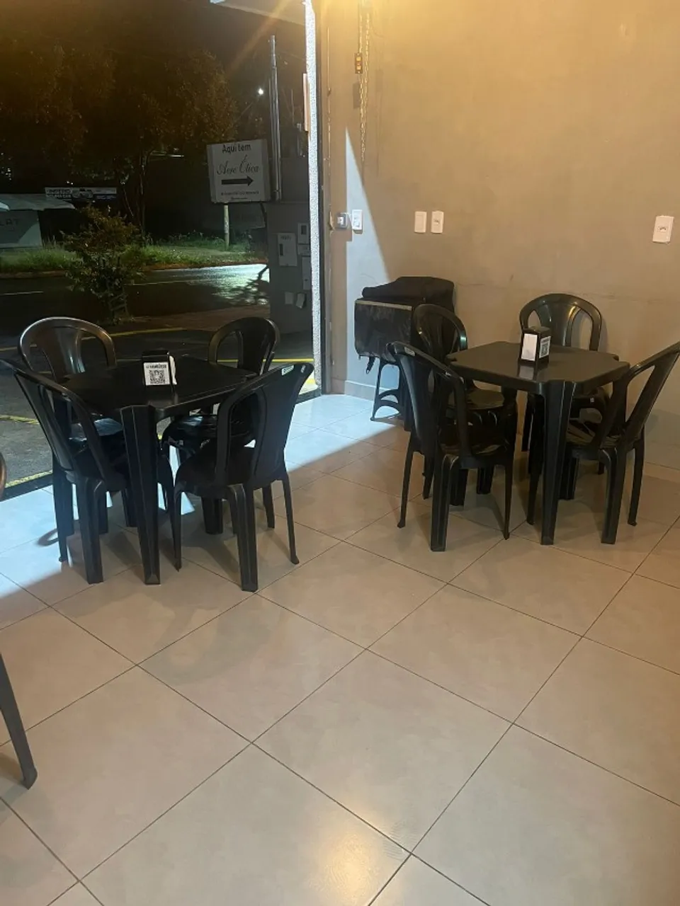 VENDE-SE HAMBURGUERIA EM PLENO FUNCIONAMENTO