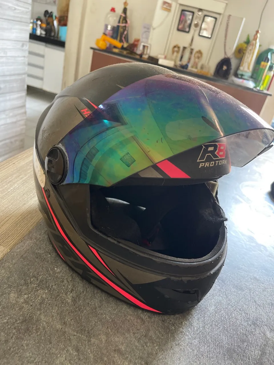 Capacete R8 Protork Preto com detalhes em rosa