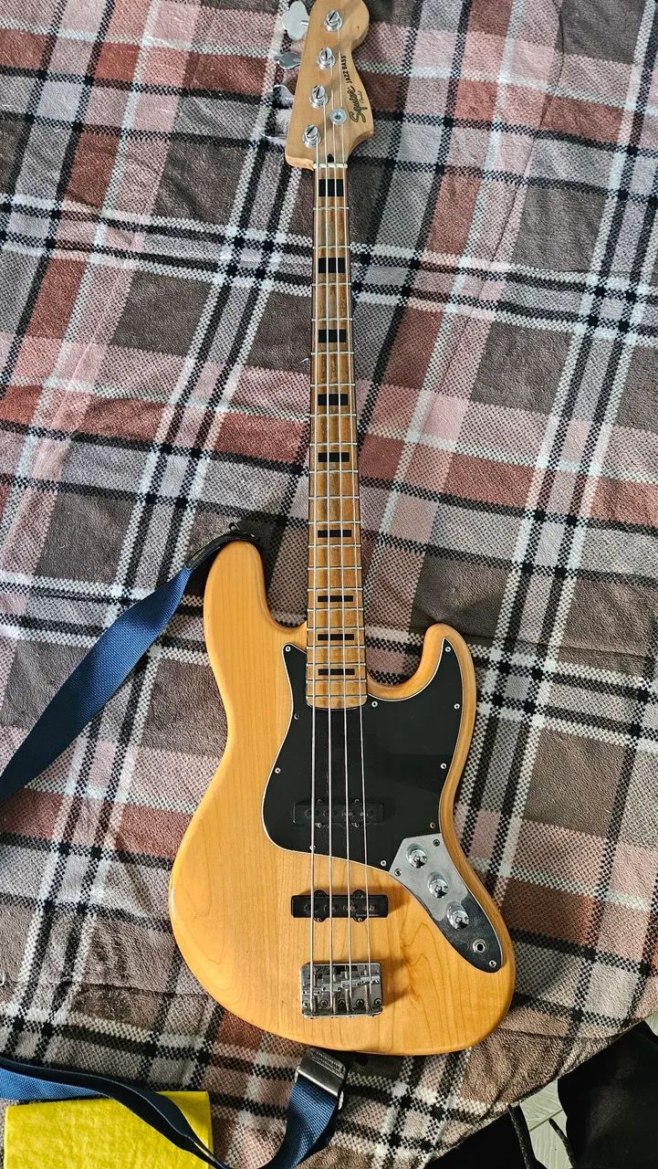 baixo fender squier vintage modified jazz bass